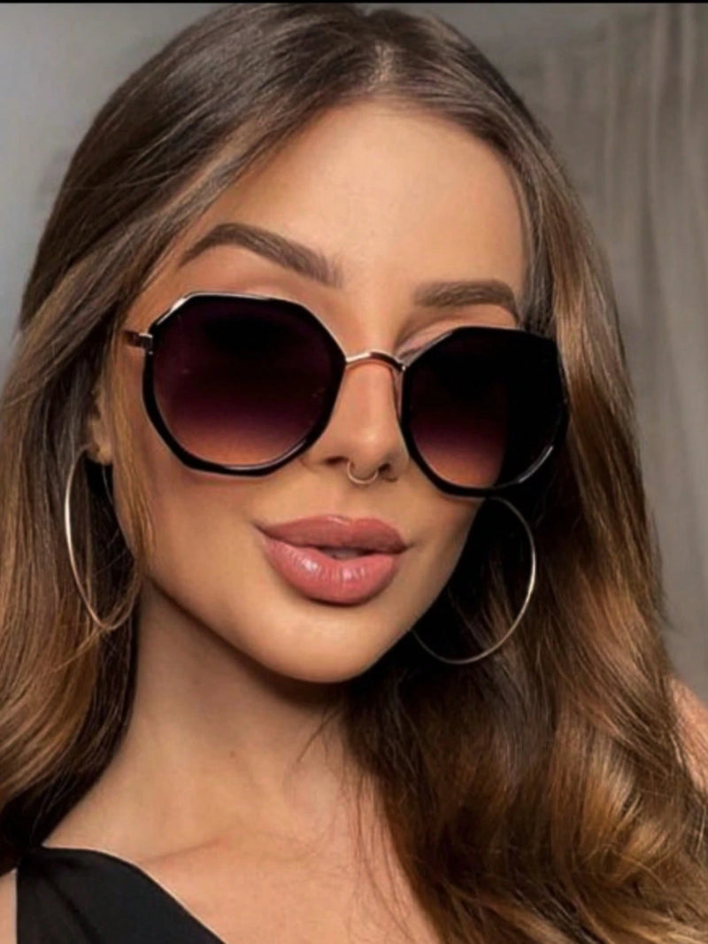 Vendedor Indicado
Óculos Vintage De Moda OCTOGONAL Feminina LENTEUV400 COM ESTOJO