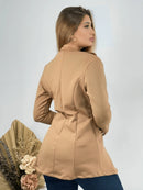 Vendedor Indicado
Blazer Feminino Elegante Alongado Acinturado 2198 Com Manga Longa e Bolsos Fakes - Social, Feminino, Trabalho, Escritório, Dia-a-Dia, Perfeito para Compor Looks