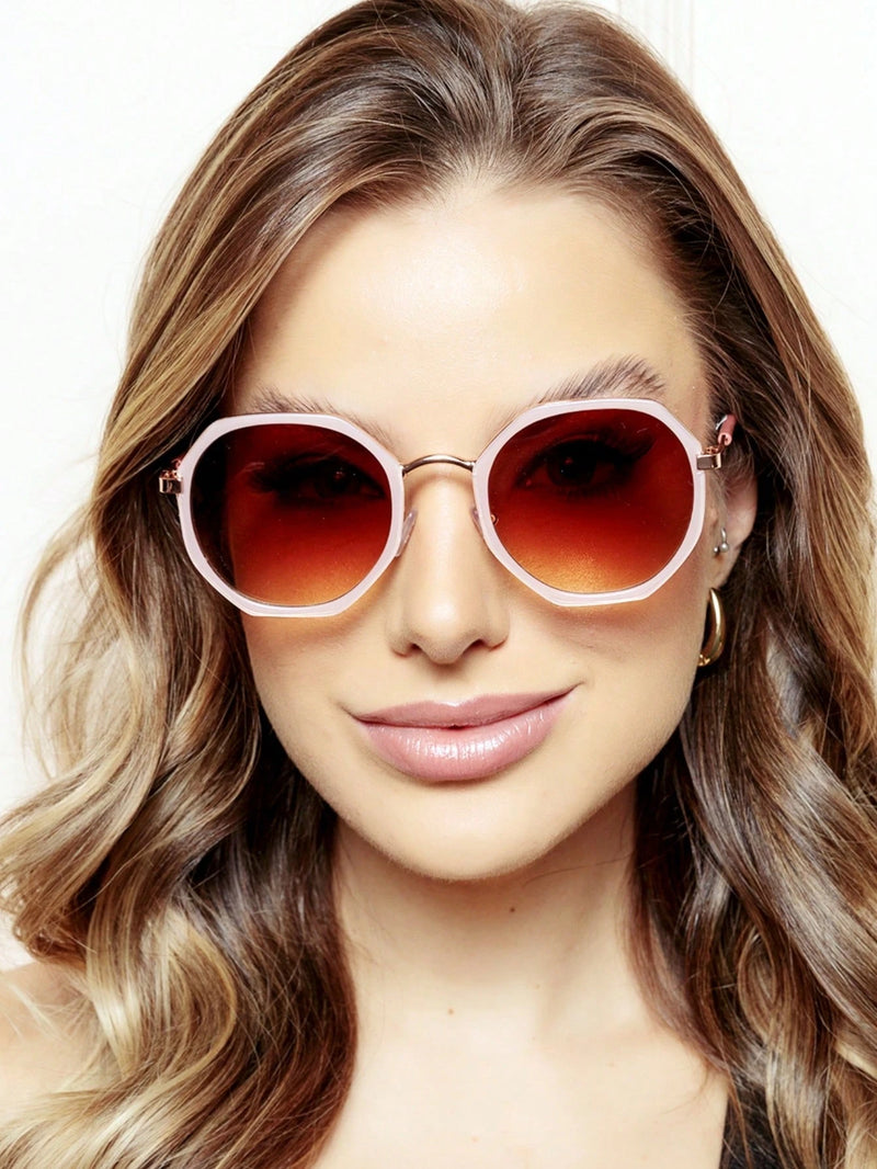 Vendedor Indicado
Óculos Vintage De Moda OCTOGONAL Feminina LENTEUV400 COM ESTOJO