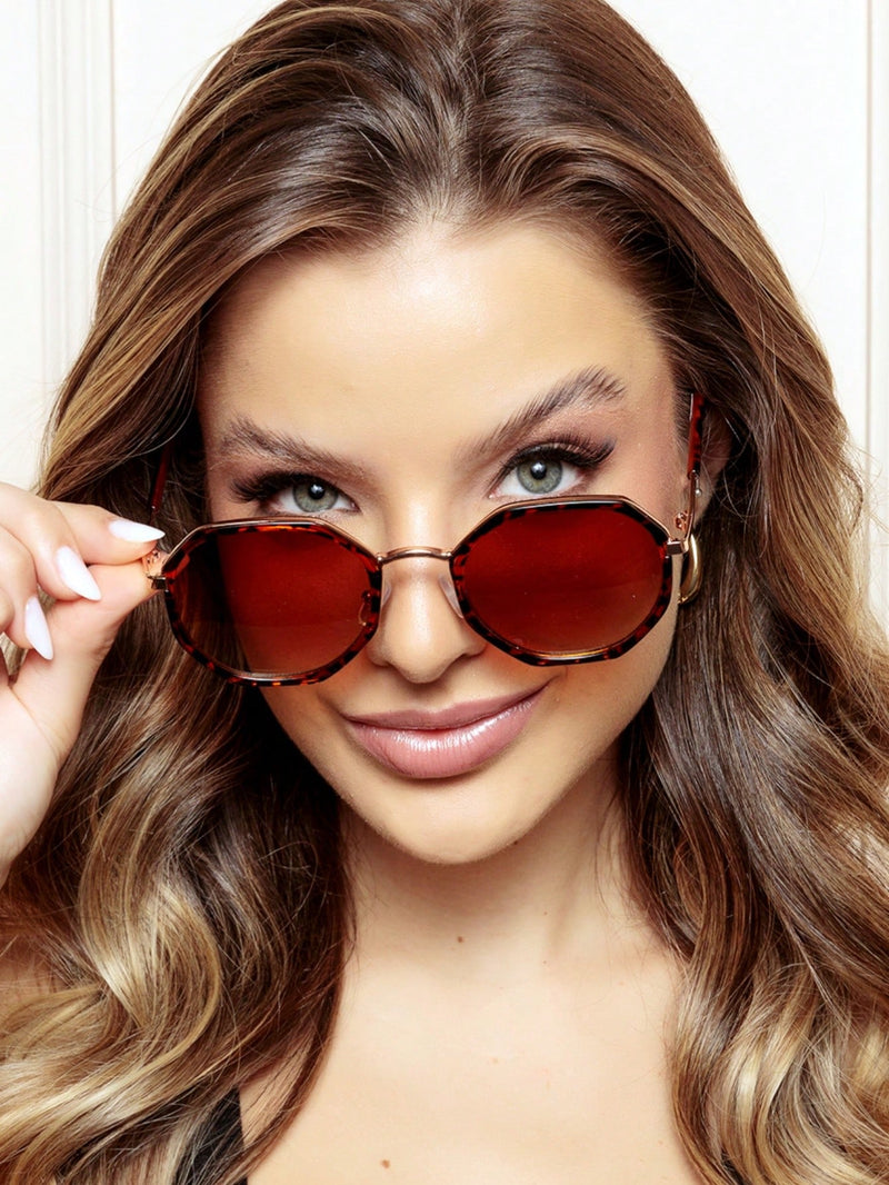 Vendedor Indicado
Óculos Vintage De Moda OCTOGONAL Feminina LENTEUV400 COM ESTOJO