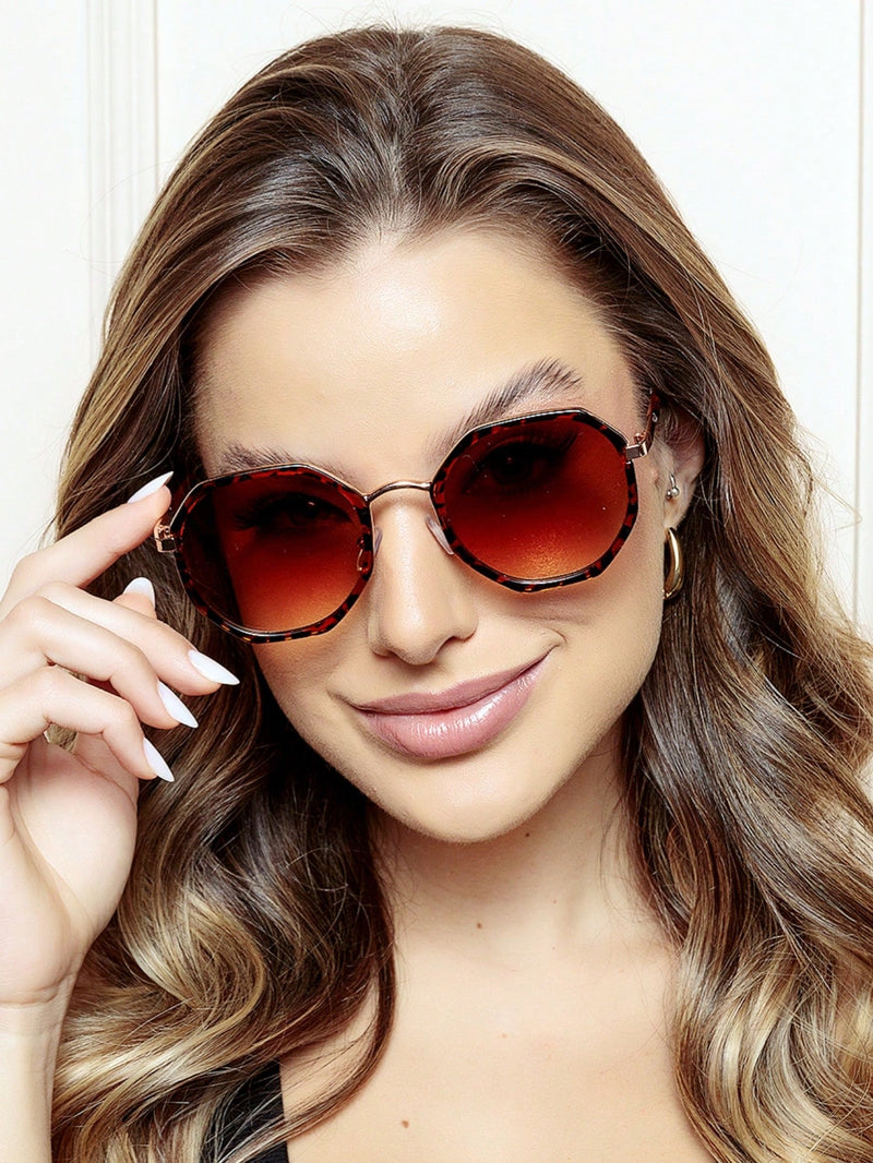 Vendedor Indicado
Óculos Vintage De Moda OCTOGONAL Feminina LENTEUV400 COM ESTOJO