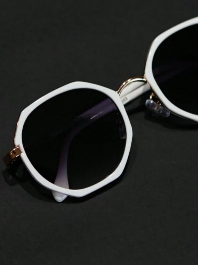 Vendedor Indicado
Óculos Vintage De Moda OCTOGONAL Feminina LENTEUV400 COM ESTOJO