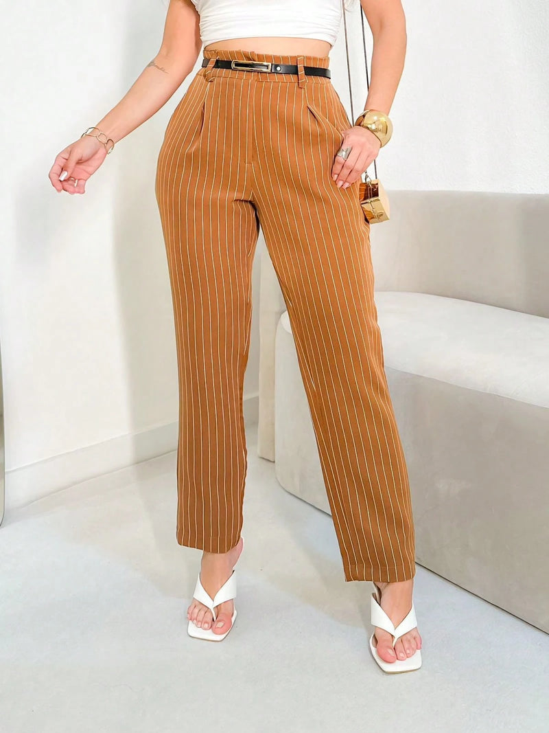 Calça Alfaiataria Listrada Longa com Cinto – EMILIA