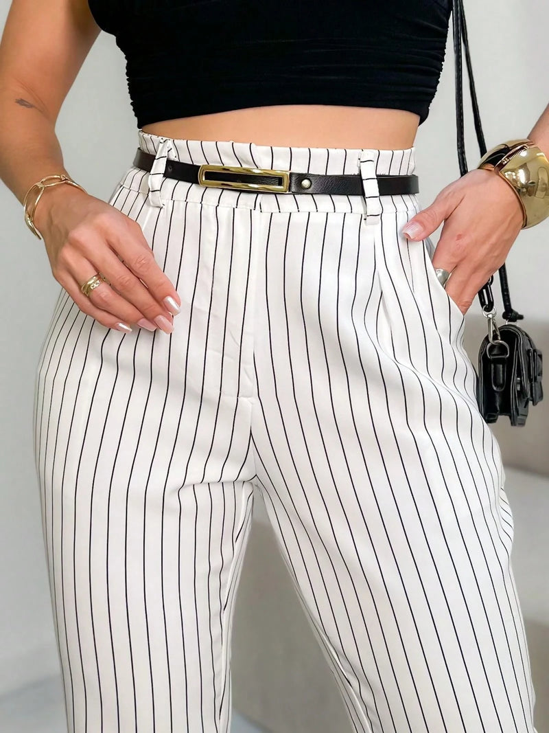 Vendedor Indicado
Calca feminina alfaiataria listrada longa com cinto com bolsa zipel
