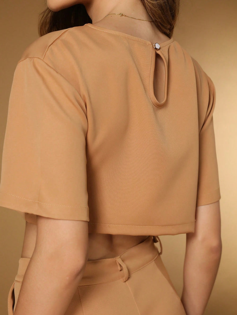 Vendedor IndicadoConjunto feminino de alfaiataria blusa manga curta com calça reta ótimo para usar no trabalho dia a dia casual premium acabamento pespontado