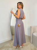 Vendedor IndicadoConjunto longo de linho, composto por saia com fenda e blusa com detalhes nas alças