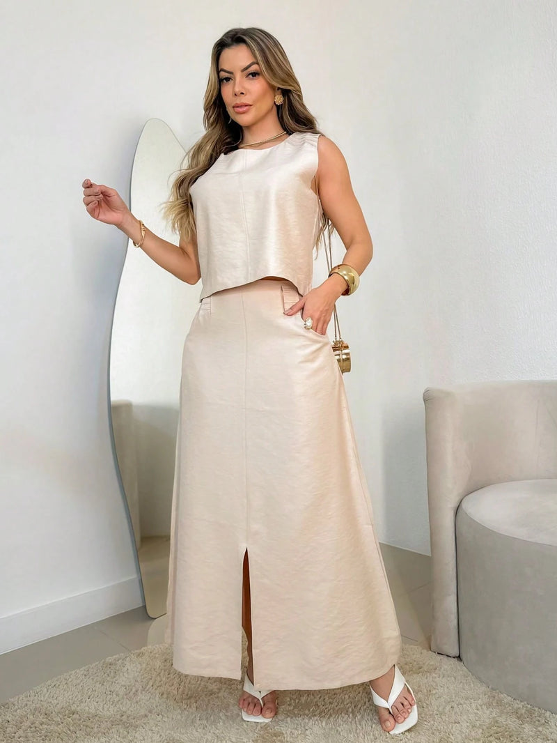 Vendedor IndicadoConjunto longo de linho, composto por saia com fenda e blusa com detalhes nas alças