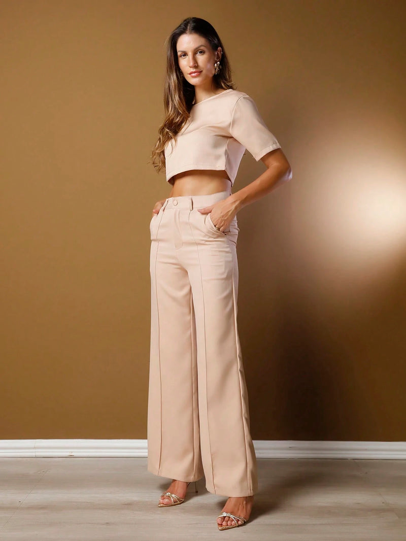 Vendedor IndicadoConjunto feminino de alfaiataria blusa manga curta com calça reta ótimo para usar no trabalho dia a dia casual premium acabamento pespontado