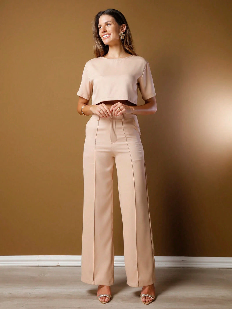 Vendedor IndicadoConjunto feminino de alfaiataria blusa manga curta com calça reta ótimo para usar no trabalho dia a dia casual premium acabamento pespontado