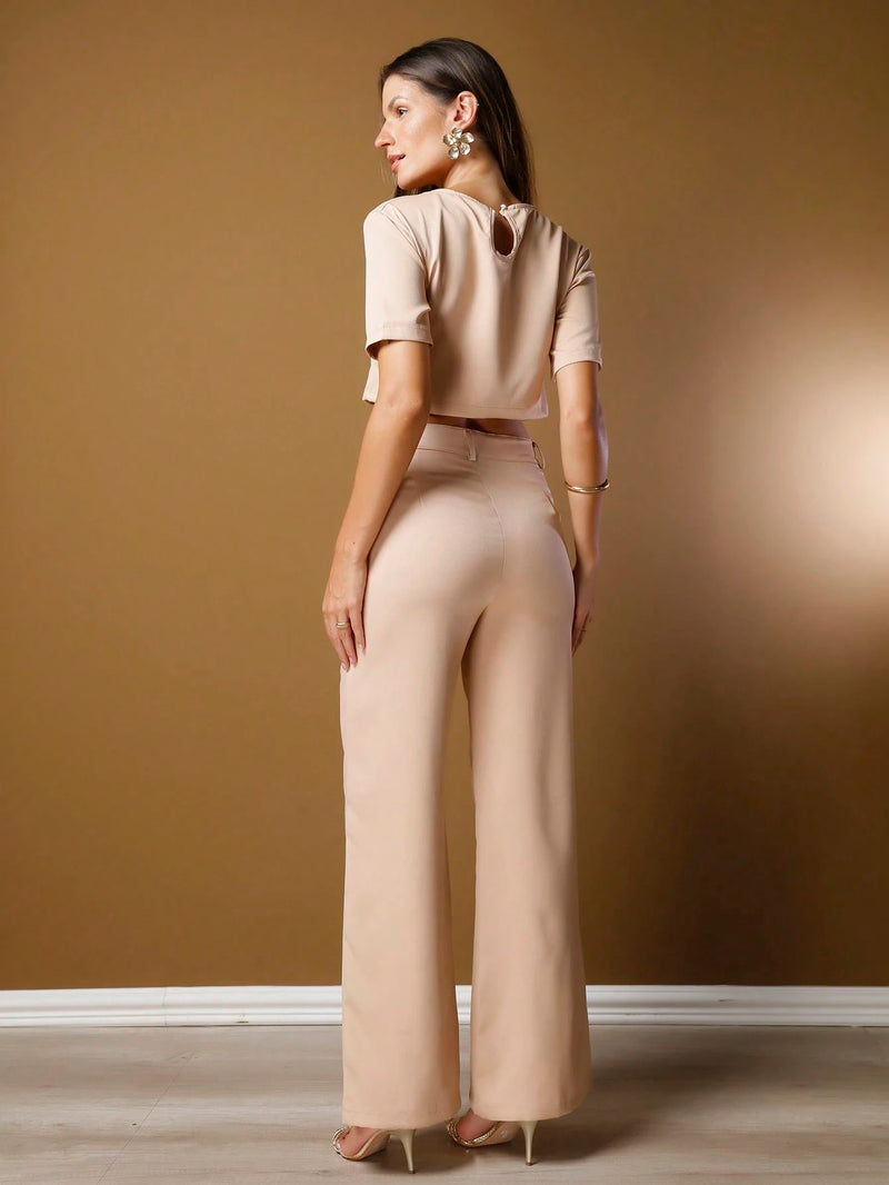 Vendedor IndicadoConjunto feminino de alfaiataria blusa manga curta com calça reta ótimo para usar no trabalho dia a dia casual premium acabamento pespontado