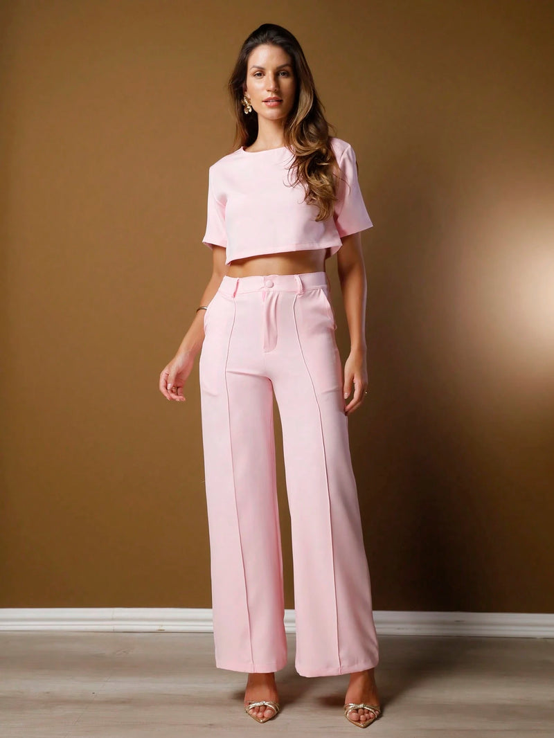 Vendedor IndicadoConjunto feminino de alfaiataria blusa manga curta com calça reta ótimo para usar no trabalho dia a dia casual premium acabamento pespontado