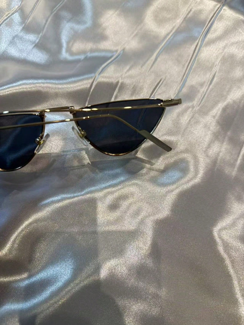 Vendedor Indicado
Óculos de sol modelo novo,100% proteção UV.
