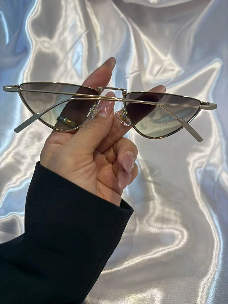 Vendedor Indicado
Óculos de sol modelo novo,100% proteção UV.