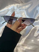 Vendedor Indicado
Óculos de sol modelo novo,100% proteção UV.