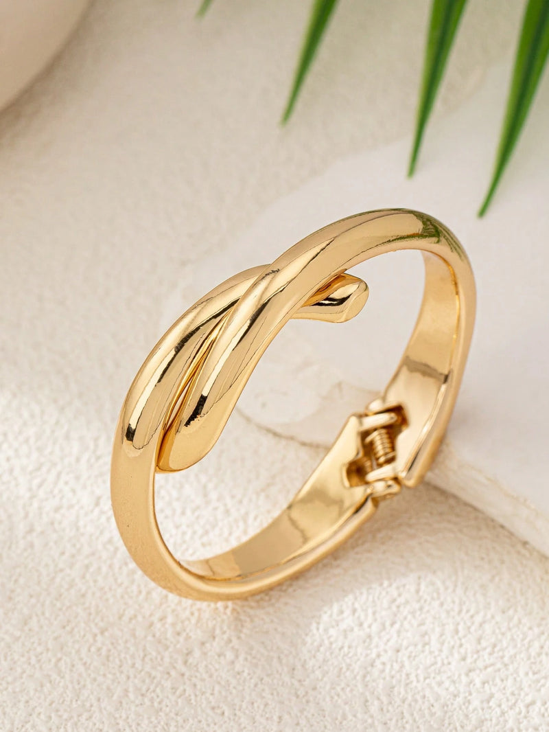 1 peça Bracelete Geométrico Assimétrico Vazado Fashion na Cor Dourada, Adequado para Férias, Praia, Festa Formal e Acessório Diário de Roupa
