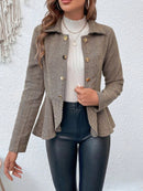 Vendedor Indicado
Casaco Blazer Feminino Curto Alfaiataria Jacquard com Babado e Botões Duplos