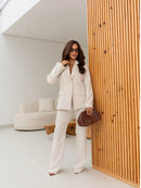 Vendedor Indicado
Conjunto calça e blazer alfaiataria, com bolsos falsos e forrado