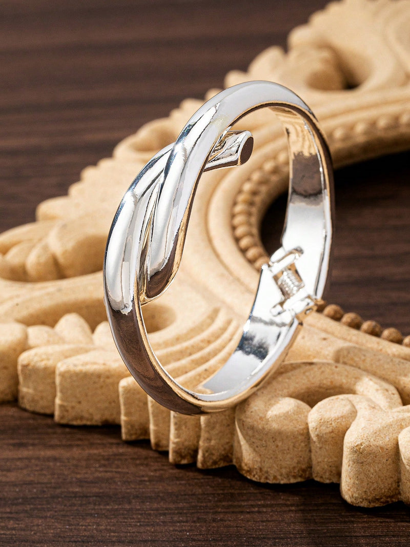 1 peça Bracelete Geométrico Assimétrico Vazado Fashion na Cor Dourada, Adequado para Férias, Praia, Festa Formal e Acessório Diário de Roupa