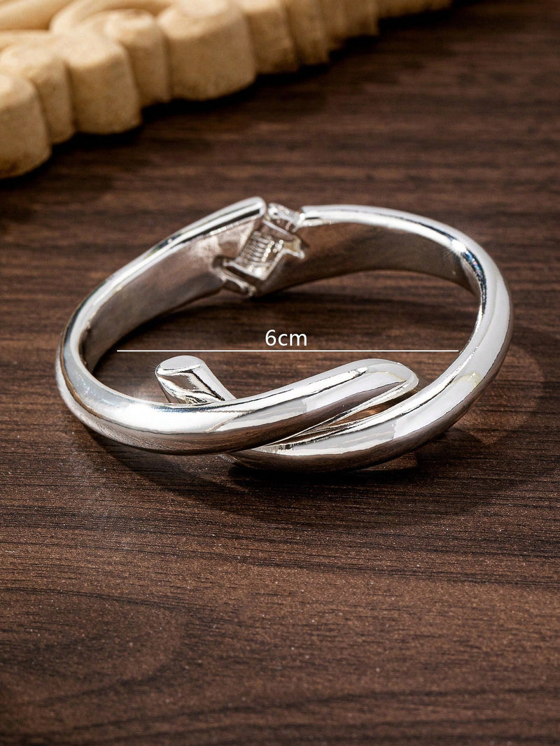 1 peça Bracelete Geométrico Assimétrico Vazado Fashion na Cor Dourada, Adequado para Férias, Praia, Festa Formal e Acessório Diário de Roupa