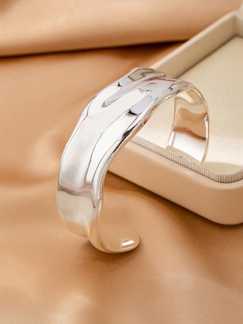 1 peça Bracelete Geométrico Assimétrico Vazado Fashion na Cor Dourada, Adequado para Férias, Praia, Festa Formal e Acessório Diário de Roupa