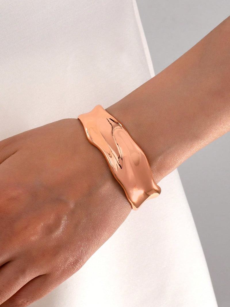 1 peça Bracelete Geométrico Assimétrico Vazado Fashion na Cor Dourada, Adequado para Férias, Praia, Festa Formal e Acessório Diário de Roupa